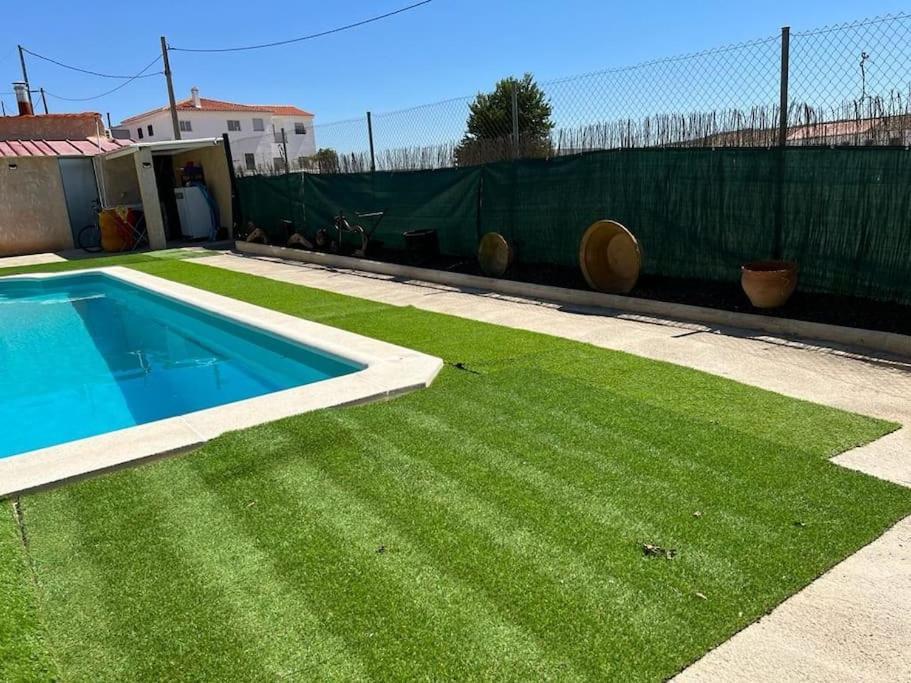 Villa Rural Con Amplia Piscina Campillo de Altobuey Exterior photo